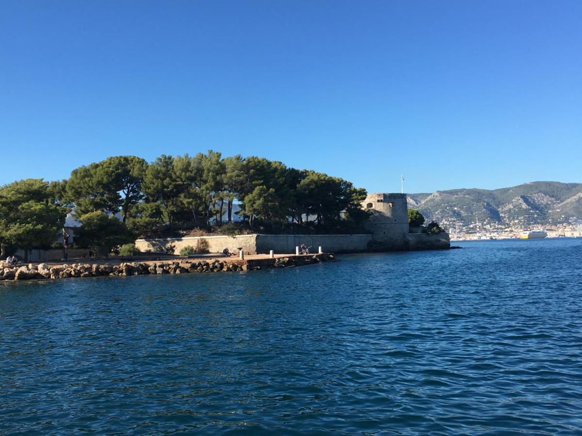 Au Coeur Du Vieux Toulon Au Calme Appartement Renove Climatise Confortable Etage Eleve Avec Ascenseur Proche Parking Et Toutes Commodites المظهر الخارجي الصورة