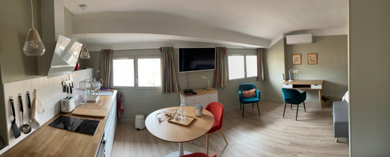 Au Coeur Du Vieux Toulon Au Calme Appartement Renove Climatise Confortable Etage Eleve Avec Ascenseur Proche Parking Et Toutes Commodites المظهر الخارجي الصورة