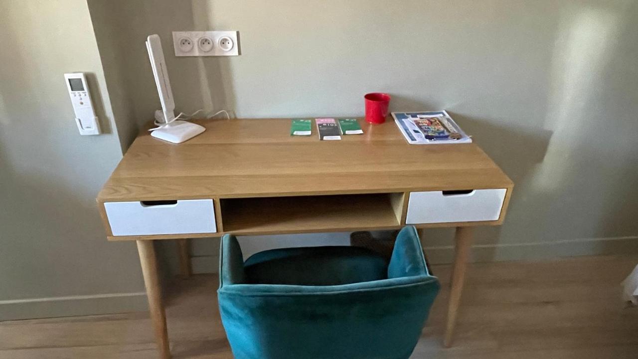 Au Coeur Du Vieux Toulon Au Calme Appartement Renove Climatise Confortable Etage Eleve Avec Ascenseur Proche Parking Et Toutes Commodites المظهر الخارجي الصورة