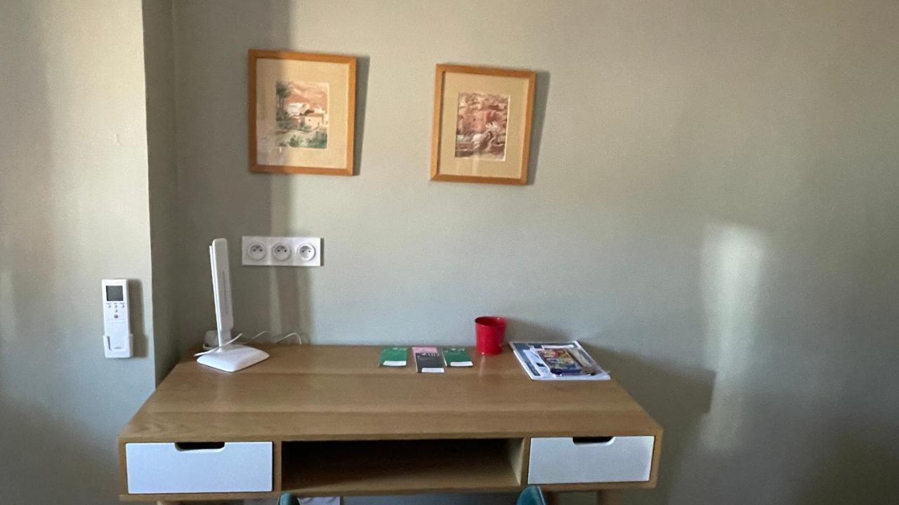 Au Coeur Du Vieux Toulon Au Calme Appartement Renove Climatise Confortable Etage Eleve Avec Ascenseur Proche Parking Et Toutes Commodites المظهر الخارجي الصورة