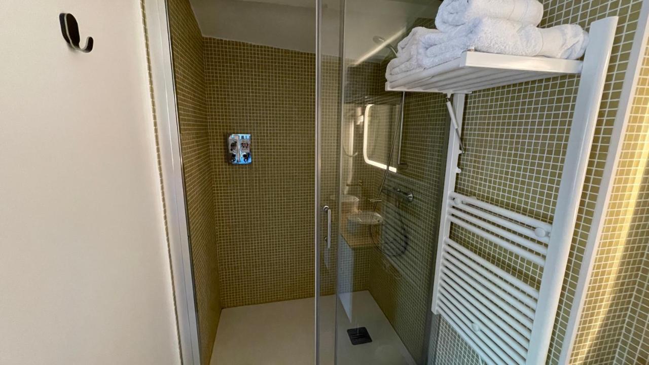 Au Coeur Du Vieux Toulon Au Calme Appartement Renove Climatise Confortable Etage Eleve Avec Ascenseur Proche Parking Et Toutes Commodites المظهر الخارجي الصورة