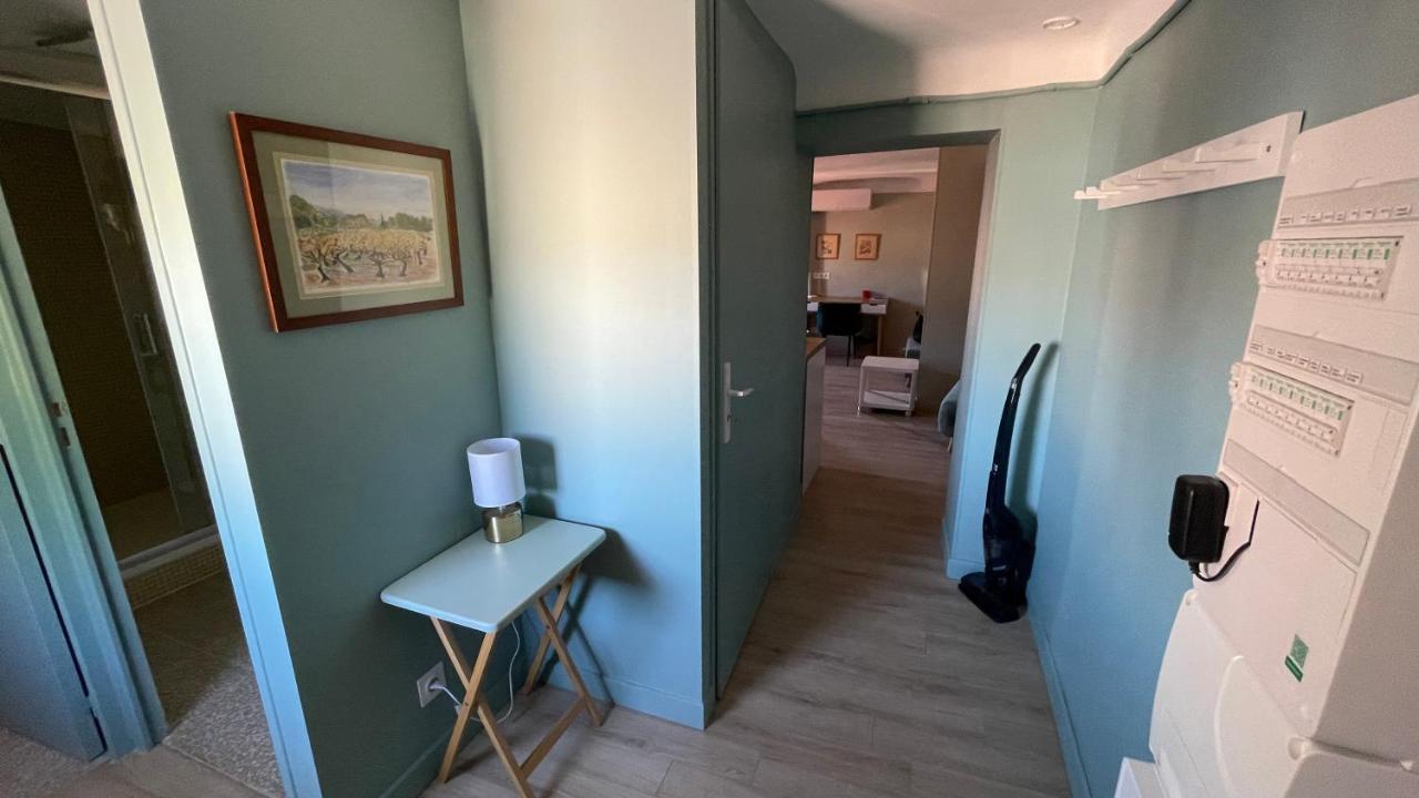 Au Coeur Du Vieux Toulon Au Calme Appartement Renove Climatise Confortable Etage Eleve Avec Ascenseur Proche Parking Et Toutes Commodites المظهر الخارجي الصورة
