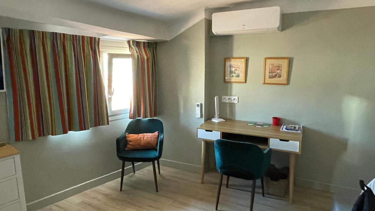 Au Coeur Du Vieux Toulon Au Calme Appartement Renove Climatise Confortable Etage Eleve Avec Ascenseur Proche Parking Et Toutes Commodites المظهر الخارجي الصورة