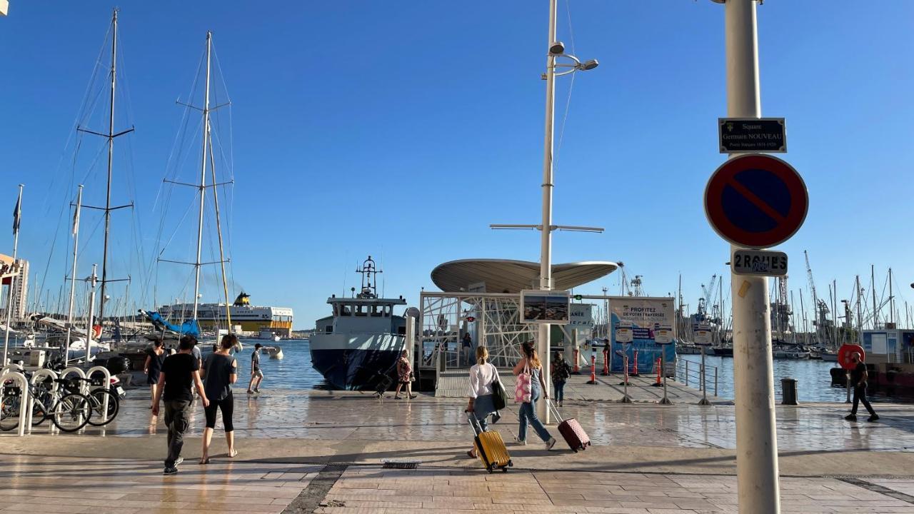 Au Coeur Du Vieux Toulon Au Calme Appartement Renove Climatise Confortable Etage Eleve Avec Ascenseur Proche Parking Et Toutes Commodites المظهر الخارجي الصورة