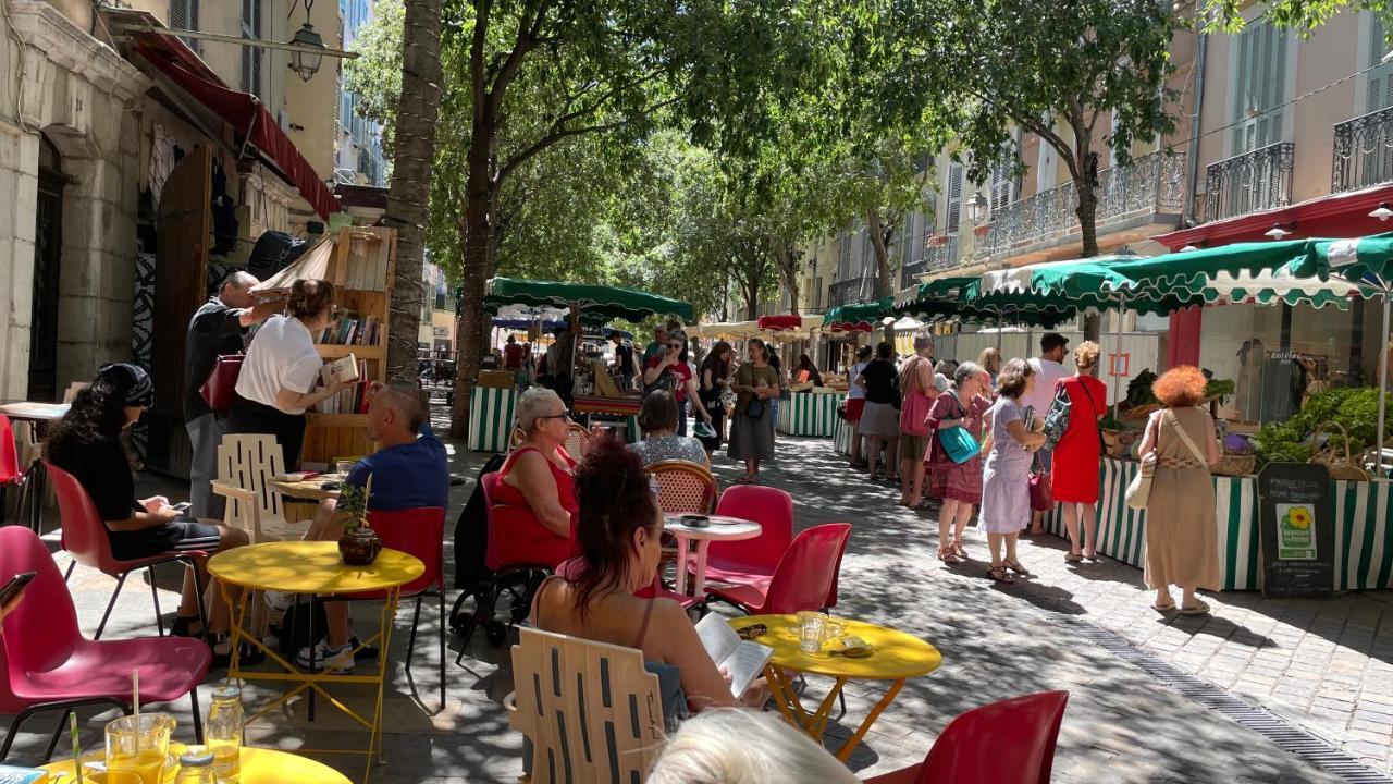 Au Coeur Du Vieux Toulon Au Calme Appartement Renove Climatise Confortable Etage Eleve Avec Ascenseur Proche Parking Et Toutes Commodites المظهر الخارجي الصورة